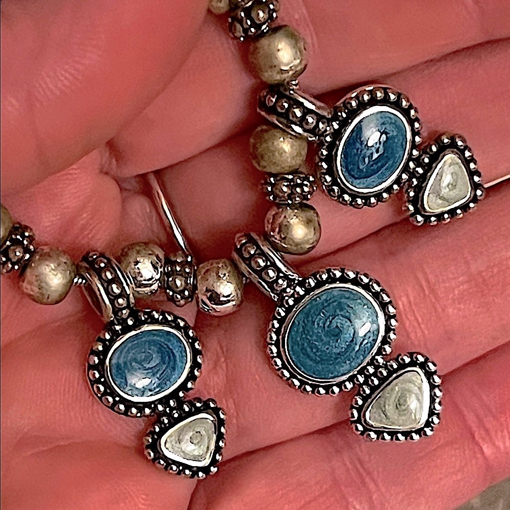 “K C” DESIGNS 💙 VTG 90’s SILVER/BLUE TRIO PENDANTS WITH BEAD SPACERS NECKLACE - Picture 4 of 9